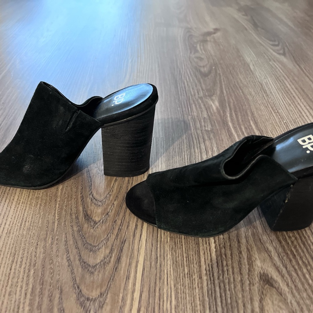 Size 4 Black Sewed Block Heel Slides - image 3